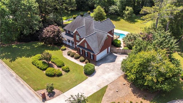 311 Hidden Lakes Drive, Carrollton, GA 30116