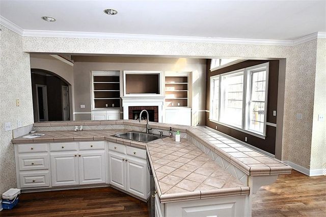 311 Hidden Lakes Drive, Carrollton, GA 30116