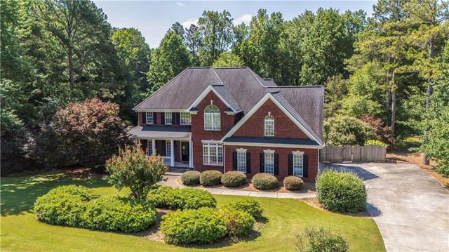 311 Hidden Lakes Drive, Carrollton, GA 30116