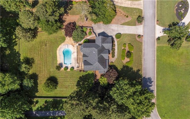 311 Hidden Lakes Drive, Carrollton, GA 30116