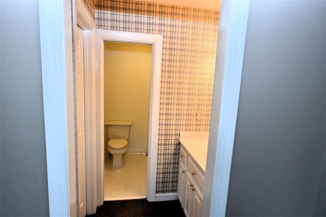 311 Hidden Lakes Drive, Carrollton, GA 30116