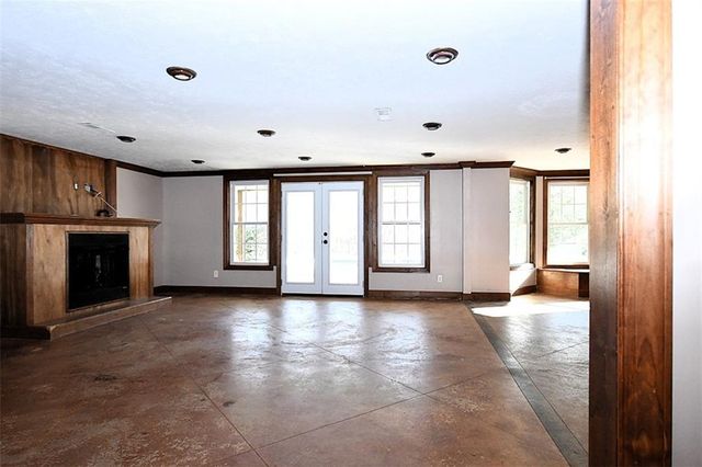 311 Hidden Lakes Drive, Carrollton, GA 30116