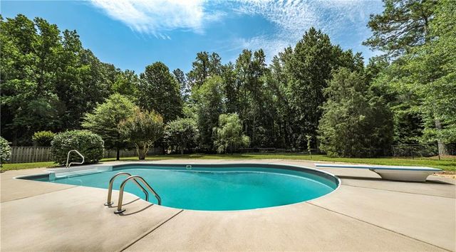 311 Hidden Lakes Drive, Carrollton, GA 30116