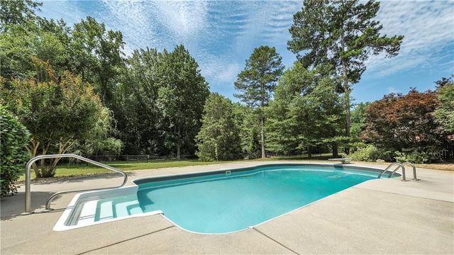 311 Hidden Lakes Drive, Carrollton, GA 30116