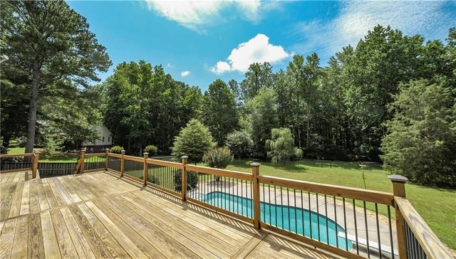 311 Hidden Lakes Drive, Carrollton, GA 30116