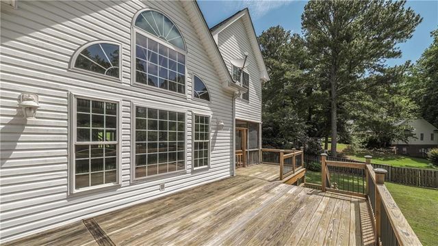 311 Hidden Lakes Drive, Carrollton, GA 30116