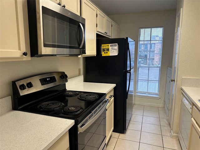 2121 Hepburn Street 104, Houston, TX 77054