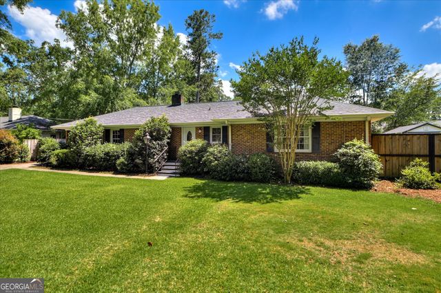 215 SE Barnard Avenue, Aiken, SC 29801