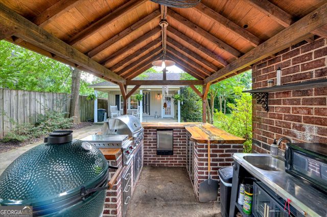 215 SE Barnard Avenue, Aiken, SC 29801