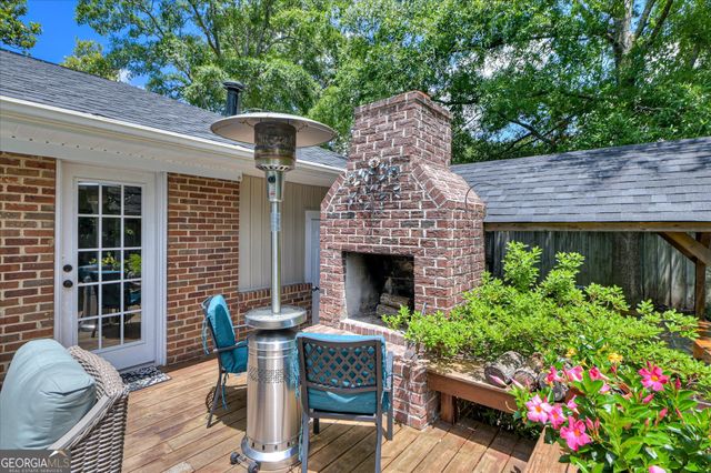 215 SE Barnard Avenue, Aiken, SC 29801