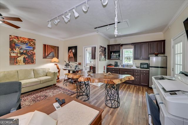 215 SE Barnard Avenue, Aiken, SC 29801