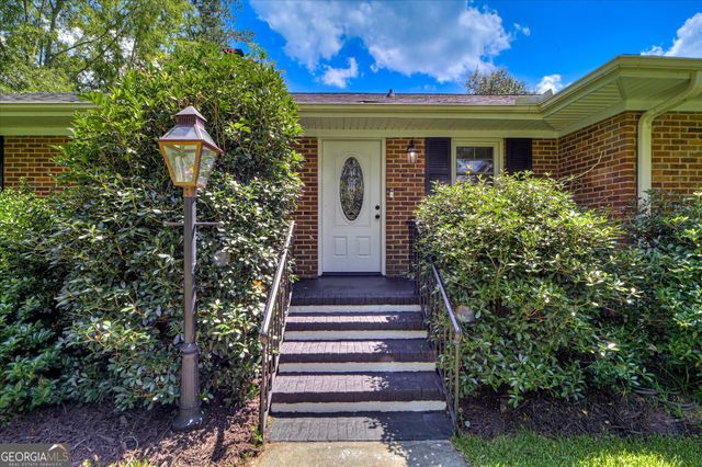 215 SE Barnard Avenue, Aiken, SC 29801