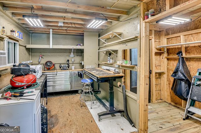 215 SE Barnard Avenue, Aiken, SC 29801