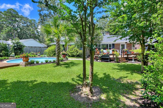 215 SE Barnard Avenue, Aiken, SC 29801