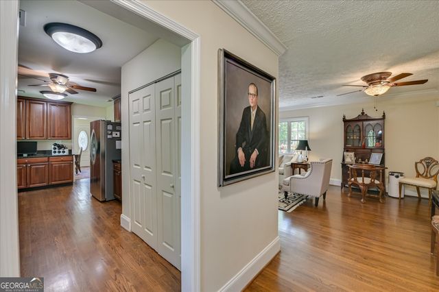 215 SE Barnard Avenue, Aiken, SC 29801