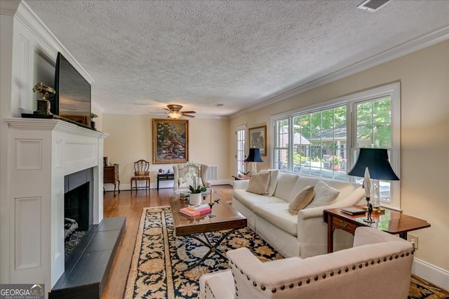 215 SE Barnard Avenue, Aiken, SC 29801