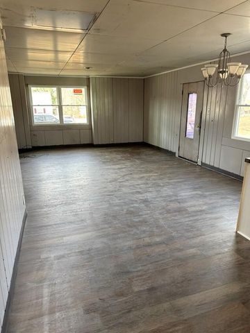 707 Auburn PL, Martinsville, VA 24112