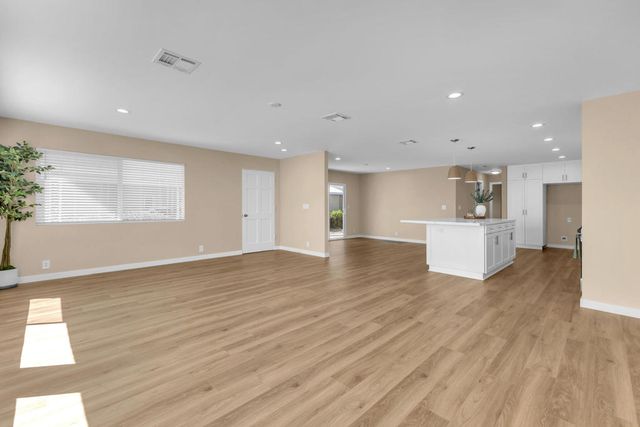 39163 Warm Springs Drive, Palm Desert, CA 92260