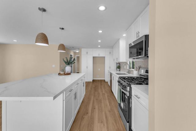 39163 Warm Springs Drive, Palm Desert, CA 92260