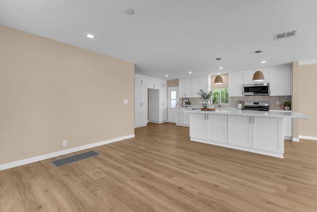 39163 Warm Springs Drive, Palm Desert, CA 92260