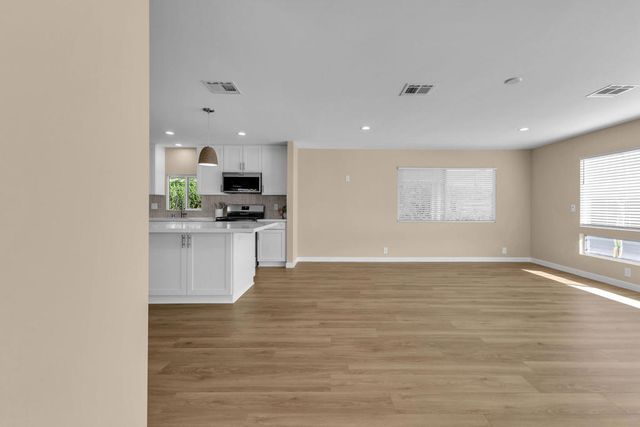 39163 Warm Springs Drive, Palm Desert, CA 92260