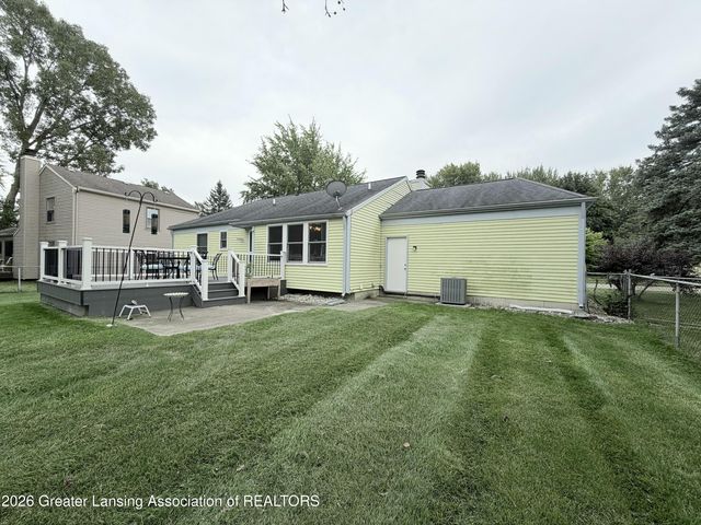 451 Park Meadows Drive, Lansing, MI 48917