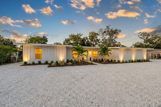 2069 BOUGAINVILLEA STREET, Sarasota, FL 34239