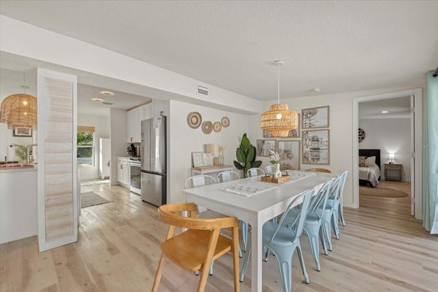 2069 BOUGAINVILLEA STREET, Sarasota, FL 34239