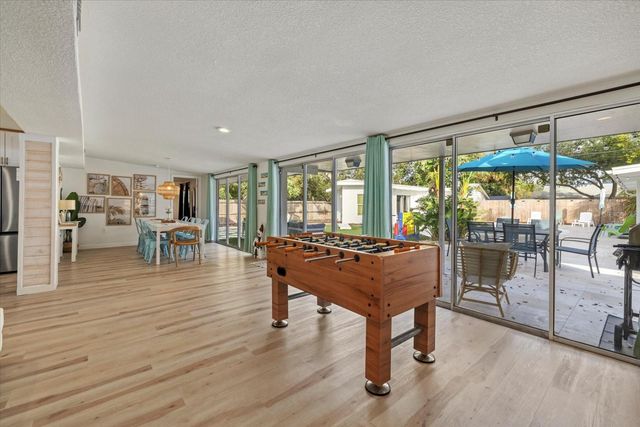 2069 BOUGAINVILLEA STREET, Sarasota, FL 34239