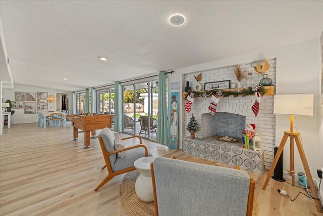 2069 BOUGAINVILLEA STREET, Sarasota, FL 34239