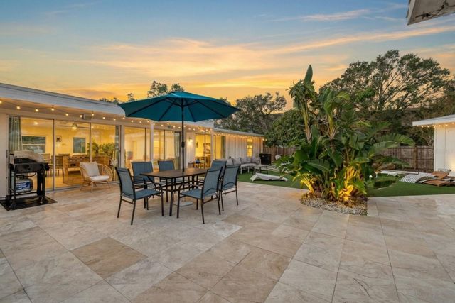 2069 BOUGAINVILLEA STREET, Sarasota, FL 34239