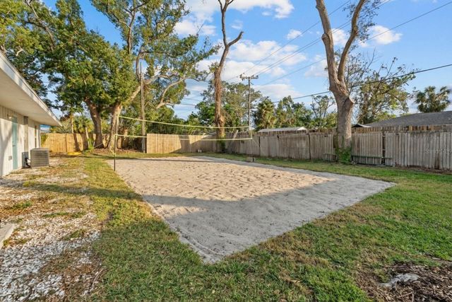 2069 BOUGAINVILLEA STREET, Sarasota, FL 34239