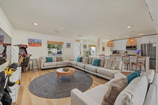 2069 BOUGAINVILLEA STREET, Sarasota, FL 34239