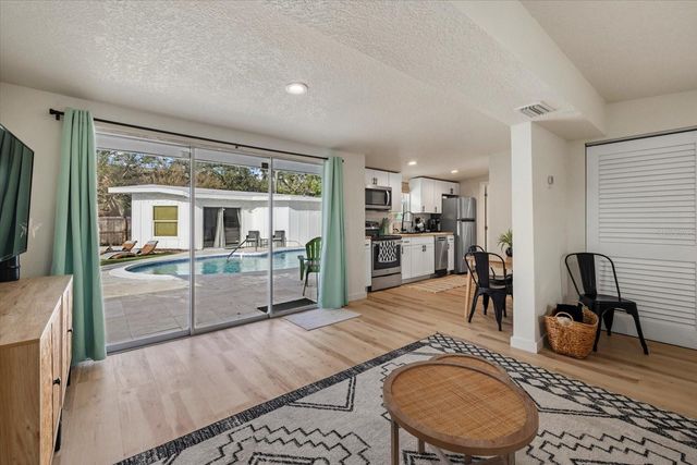 2069 BOUGAINVILLEA STREET, Sarasota, FL 34239