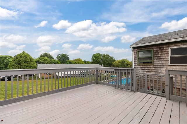 49 Dexter Street, Portsmouth, RI 02871