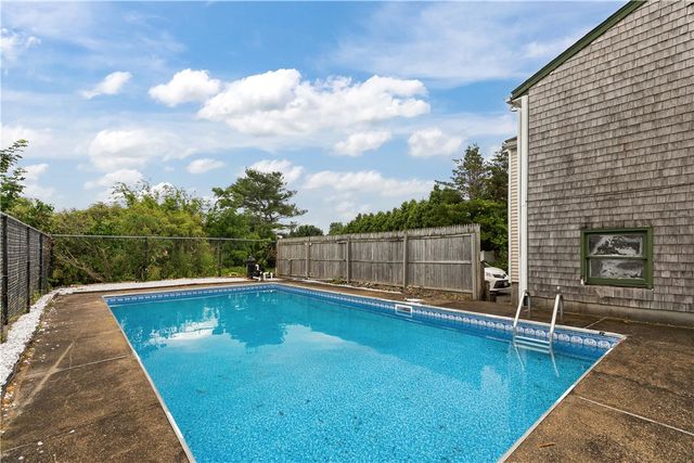 49 Dexter Street, Portsmouth, RI 02871
