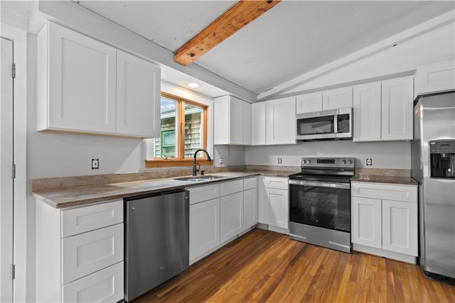 49 Dexter Street, Portsmouth, RI 02871