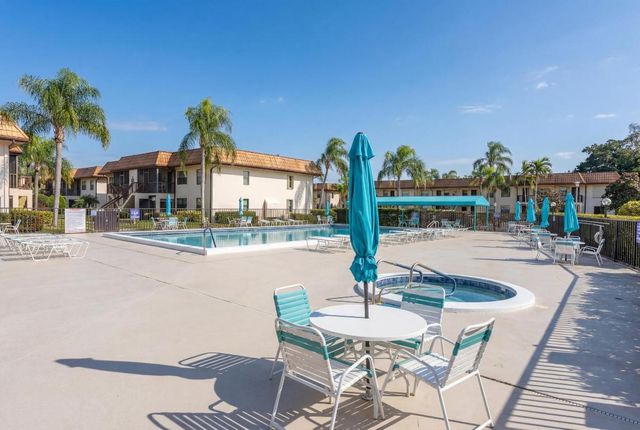 7137 Golf Colony Court 103, Lake Worth, FL 33467