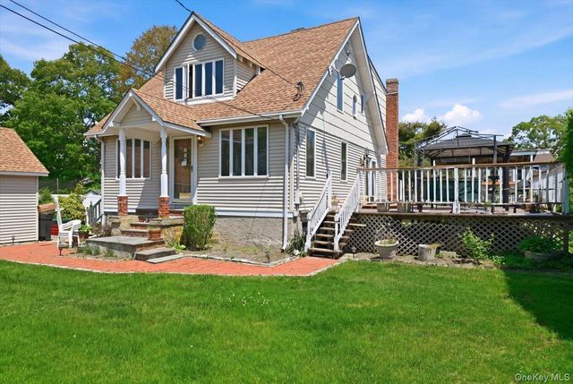 418 Myrtle Avenue, West Islip, NY 11795