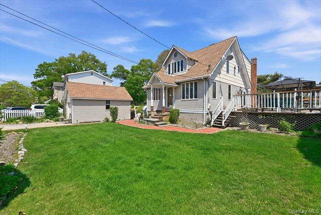 418 Myrtle Avenue, West Islip, NY 11795