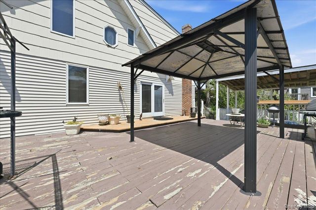 418 Myrtle Avenue, West Islip, NY 11795