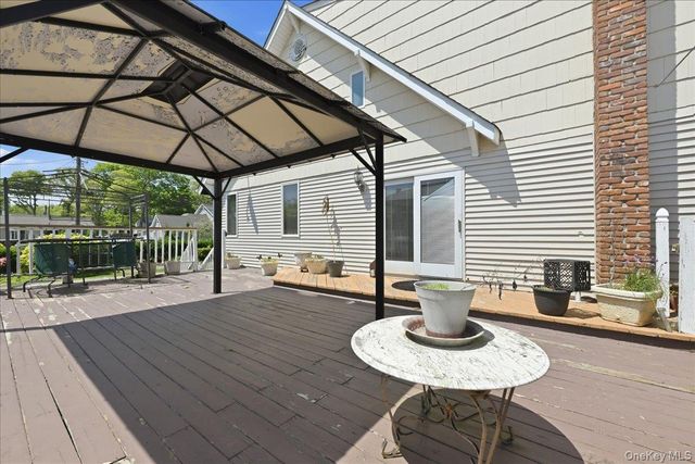 418 Myrtle Avenue, West Islip, NY 11795