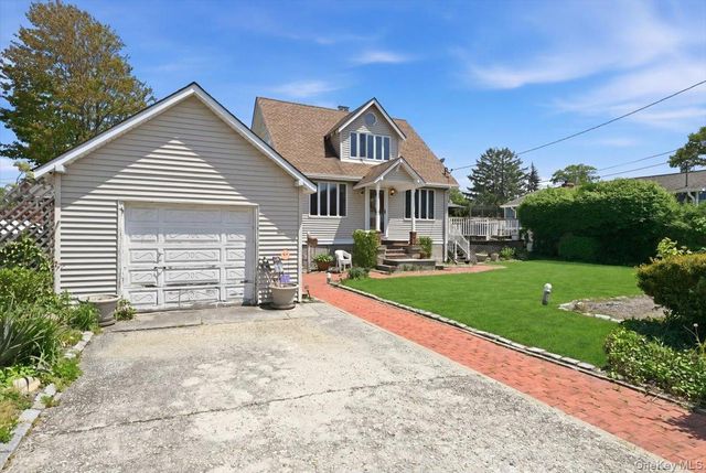 418 Myrtle Avenue, West Islip, NY 11795