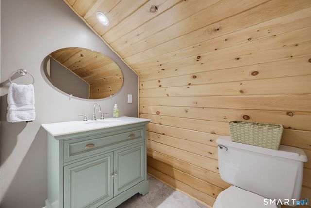 15 East Shore Drive, East Haddam, CT 06415