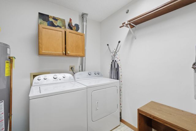 32 11th Avenue S 216, Hopkins, MN 55343