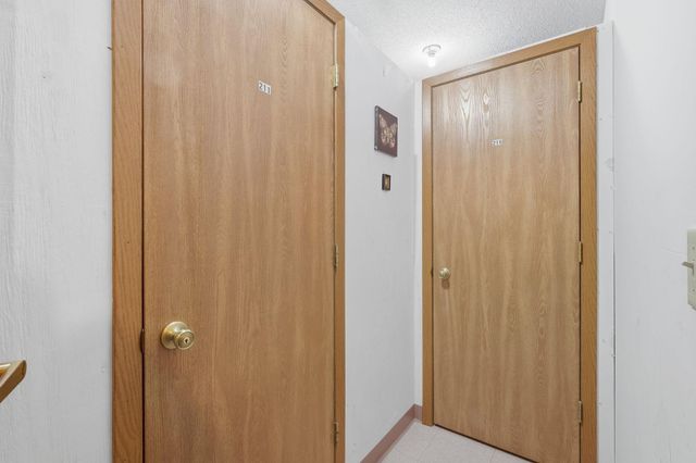 32 11th Avenue S 216, Hopkins, MN 55343