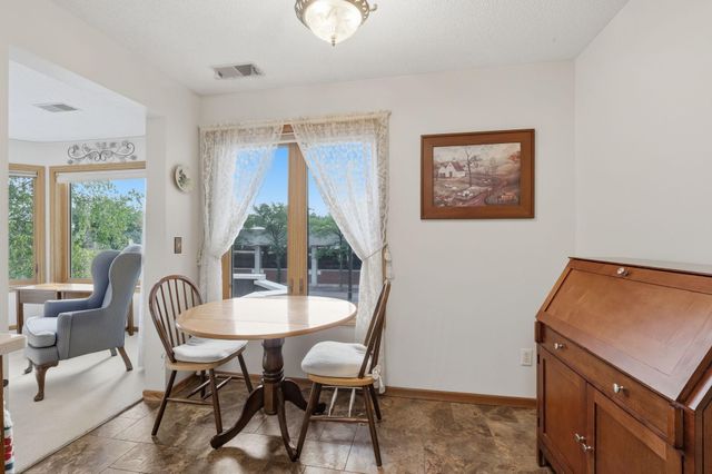 32 11th Avenue S 216, Hopkins, MN 55343