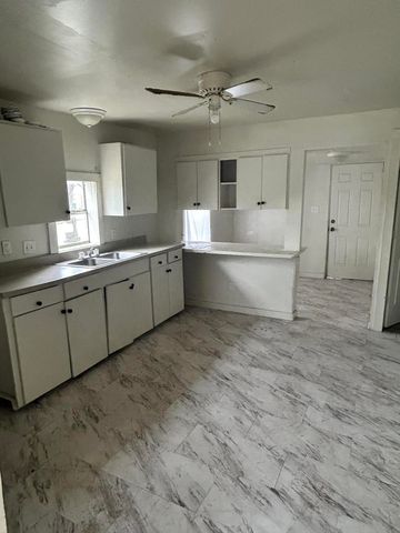 204 E 11th Street, San Angelo, TX 76903