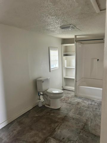 204 E 11th Street, San Angelo, TX 76903