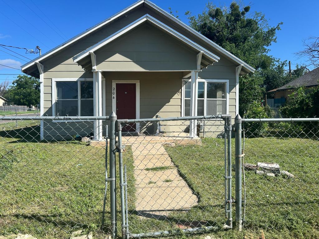 204 E 11th Street, San Angelo, TX 76903